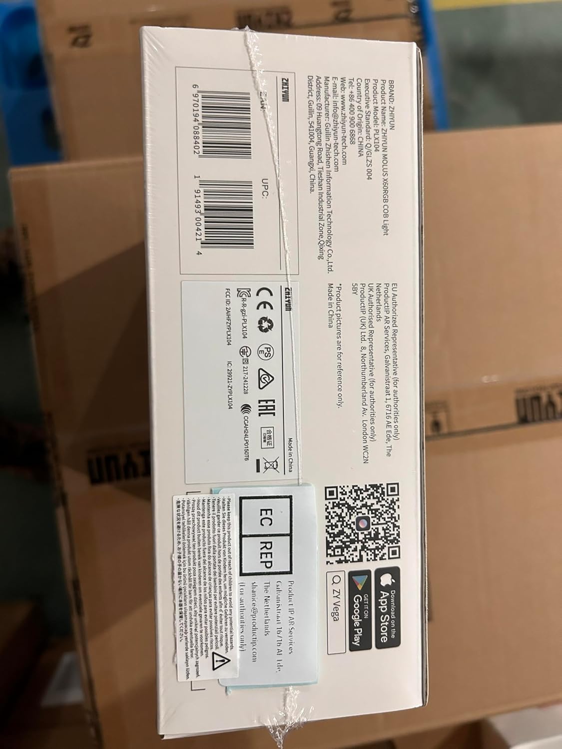 ZHIYUN RGB Video Light Molus X60 RGB Pro [Official] 60W with 2 * 2500mAh Battery and Mini Softbox, LED Photography Lighting 2700K to 6500K Dimmable, CRI 95, TLCI 98, for Streaming YouTube TikTok