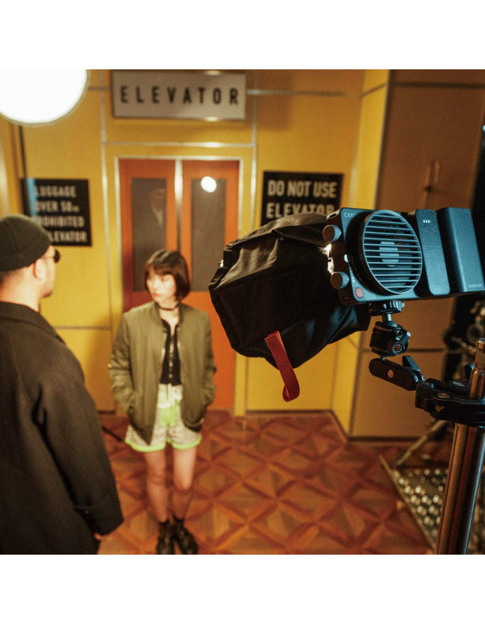 ZHIYUN CINEPEER CX100 100W LED Video Light with Built-in 4500mAh Battery,Bi-Color COB Continuous Output Lighting 2700K-6500K for Filmmaking/Live Streaming/Videography/Studio Photography